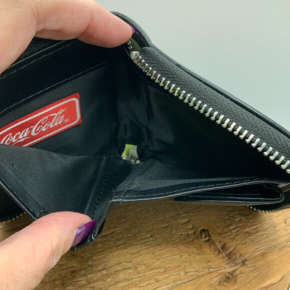 Coca-Cola Bifold Black Red Zipper Strap Wallet - Picture 3 of 10